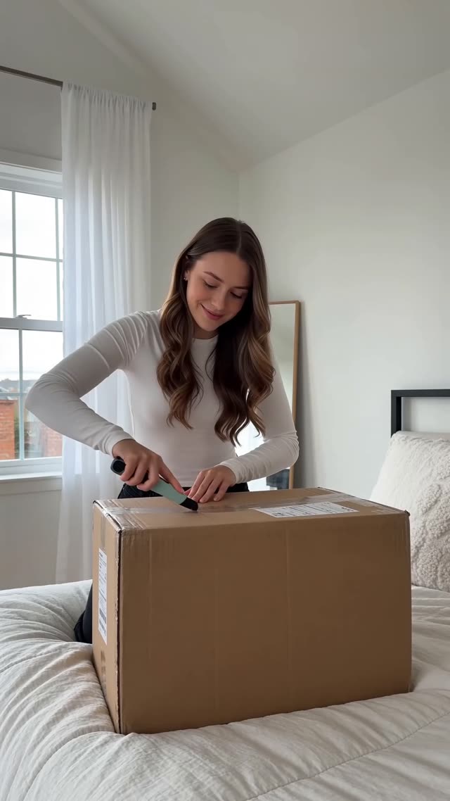 Unboxing Try-On - AI-generated sample ad